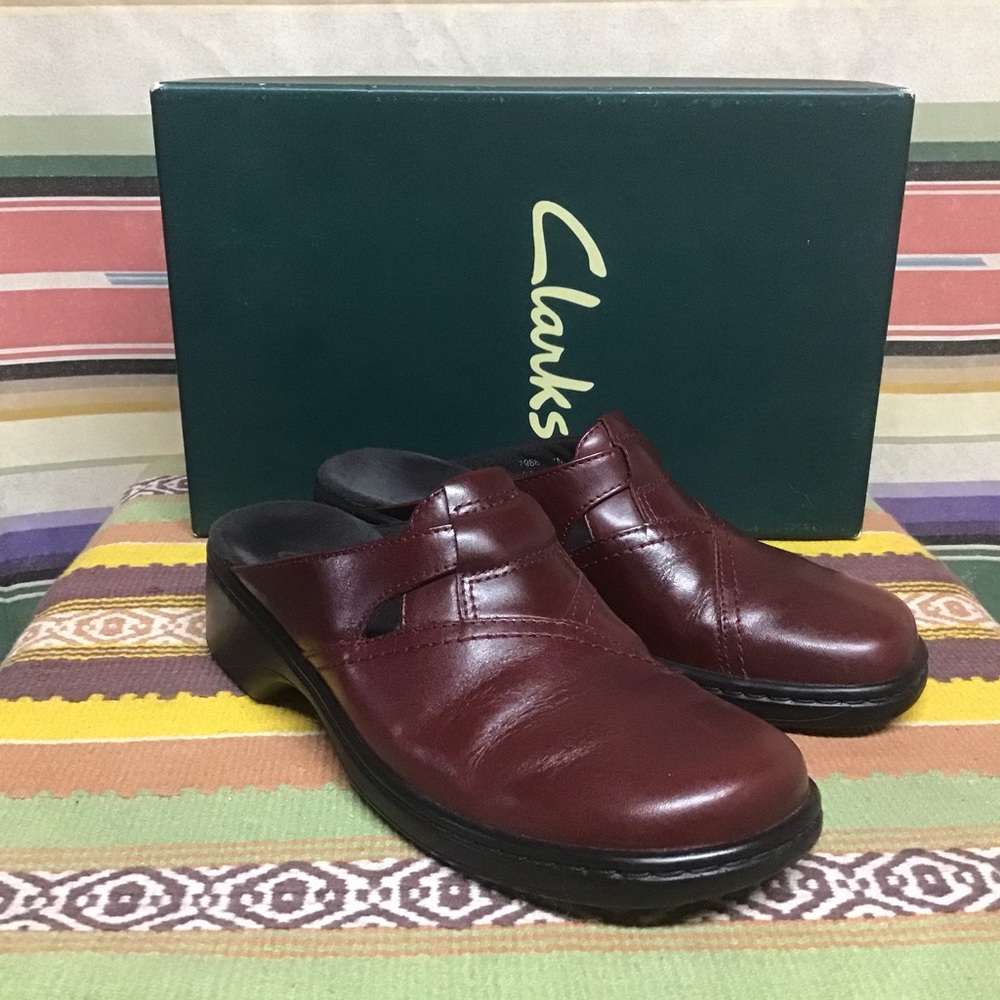 GUC Clark’s mules sz 7